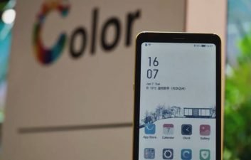 Hisense vai lançar smartphone com tela e-Ink colorida