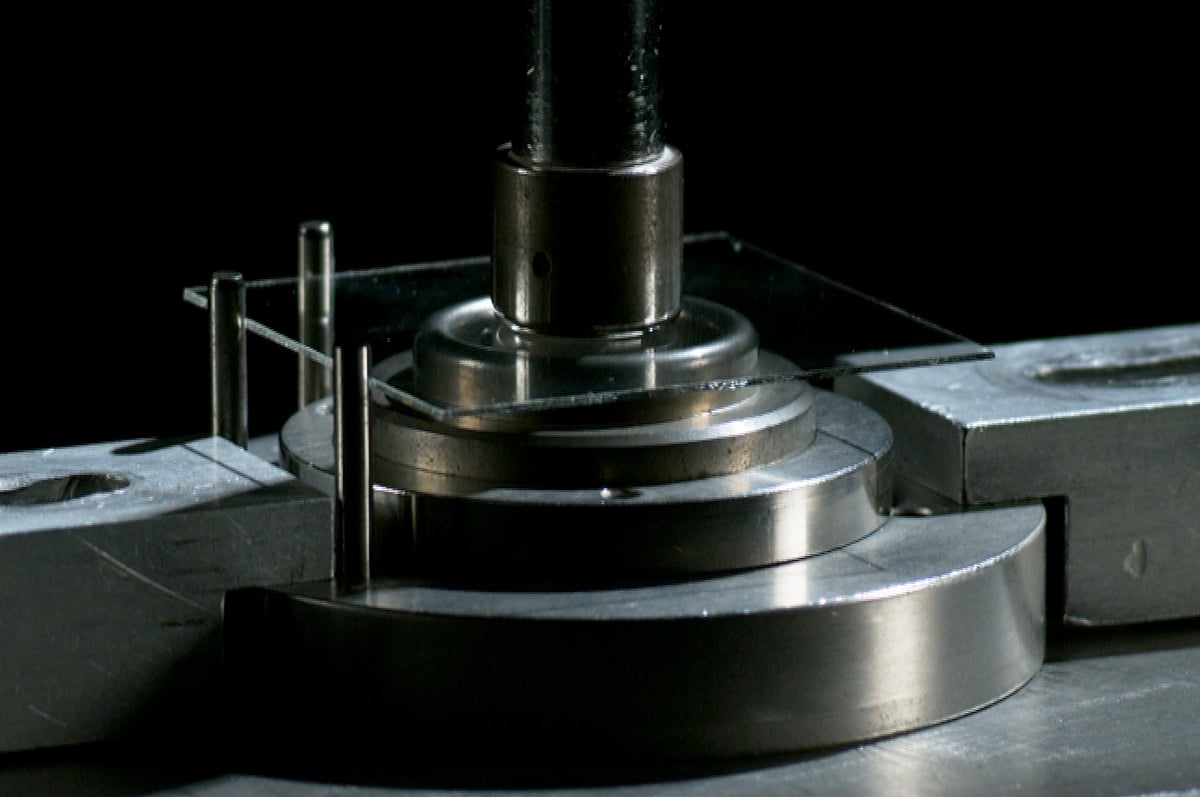 Teste de resistência do Gorilla Glass Victus