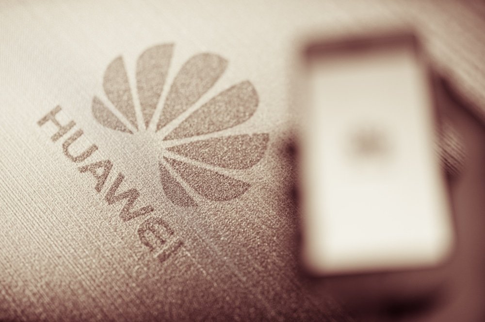 Huawei pode voltar a comprar telas da Samsung Display após licença do governo americano