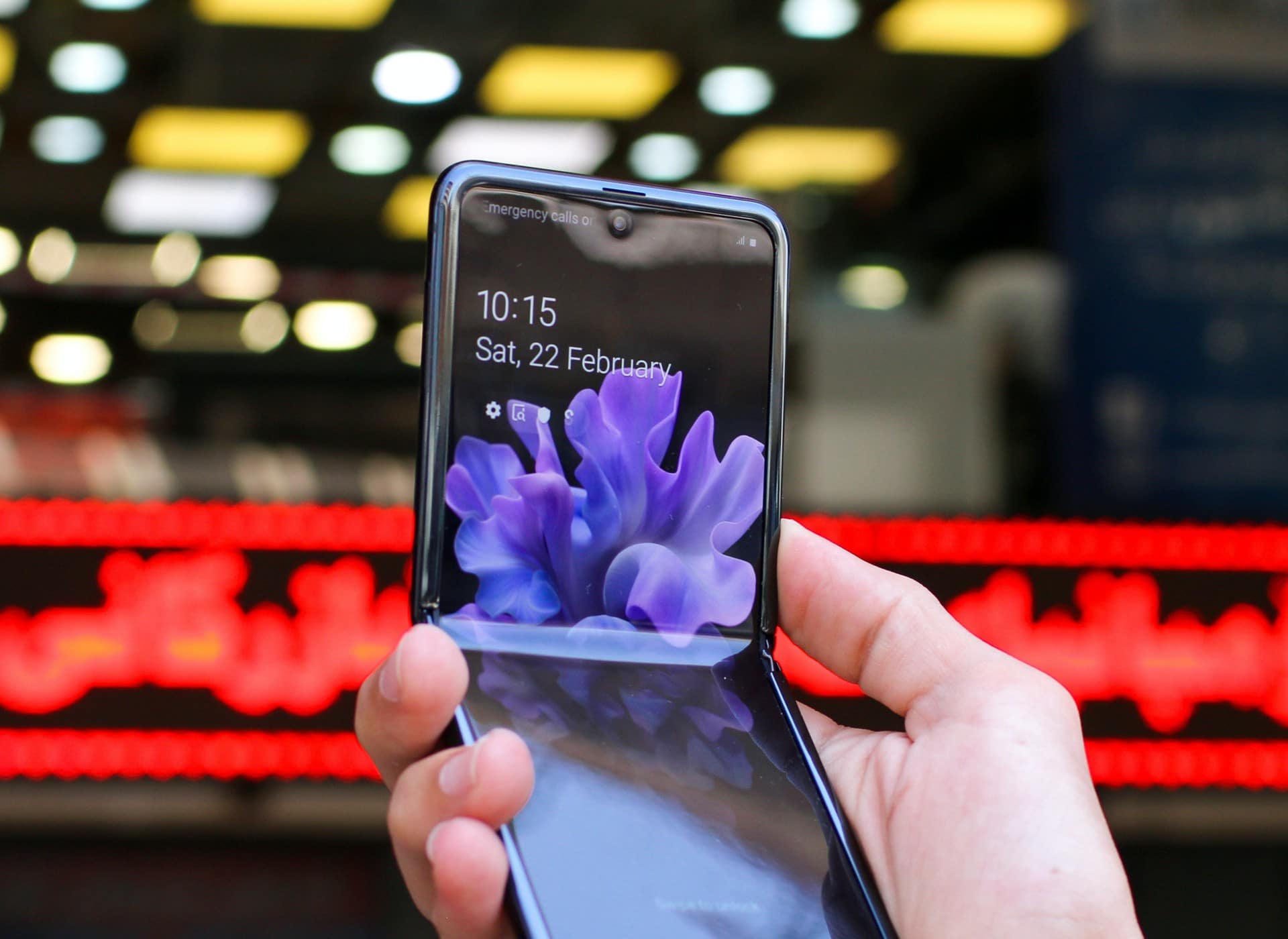 Samsung Galaxy Z Flip 2 pode ter display de 120Hz - Vida Celular