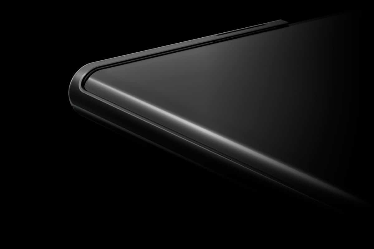 Destaque para o celular OPPO com tela extensível