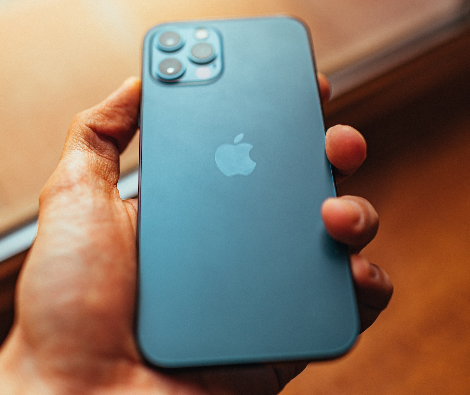iPhone 12. Foto: Arman Tomato (Pexels)
