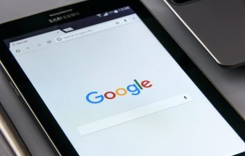 Grupo de 165 empresas europeias exige ação contra Google