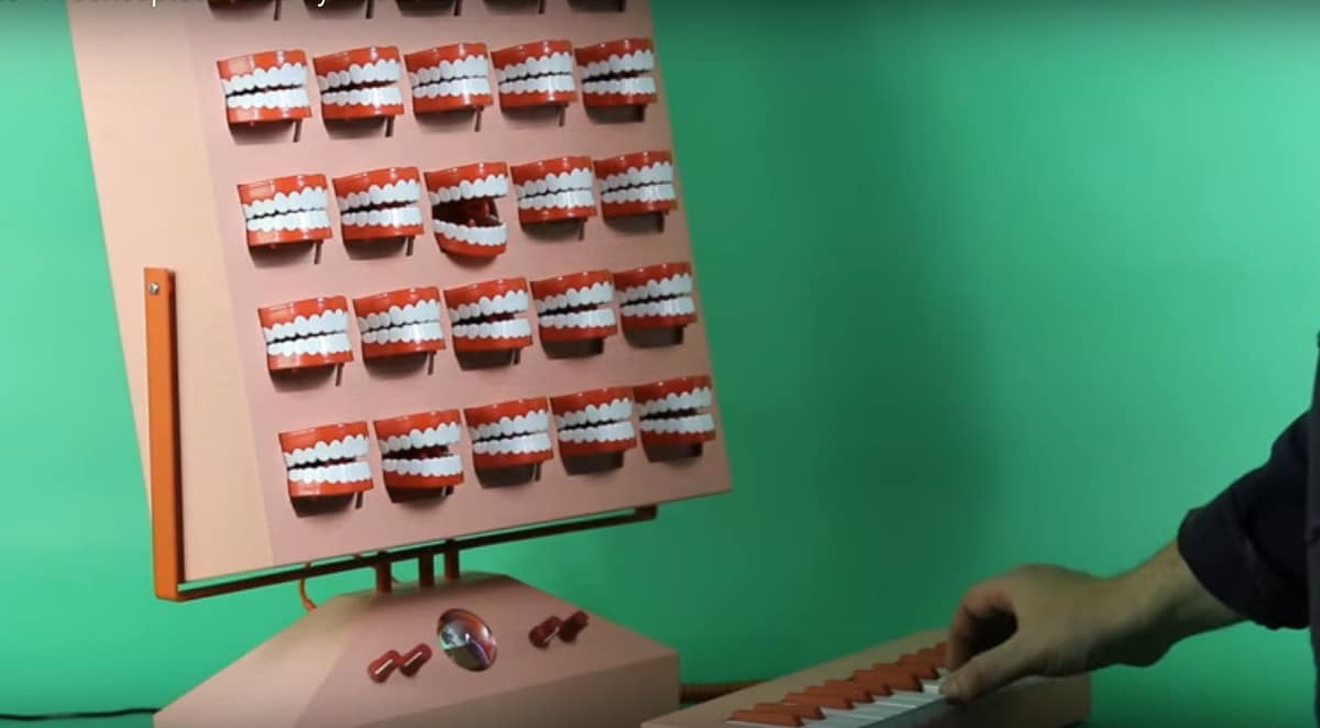 Sintetizador de bocas VOC-25.