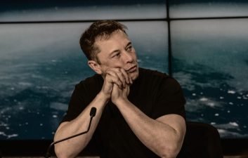 Elon Musk comenta a bateria do novo Apple Car: “inviável”