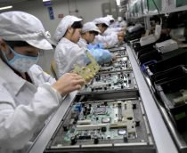 Apple acusada de violar leis trabalhistas chinesas