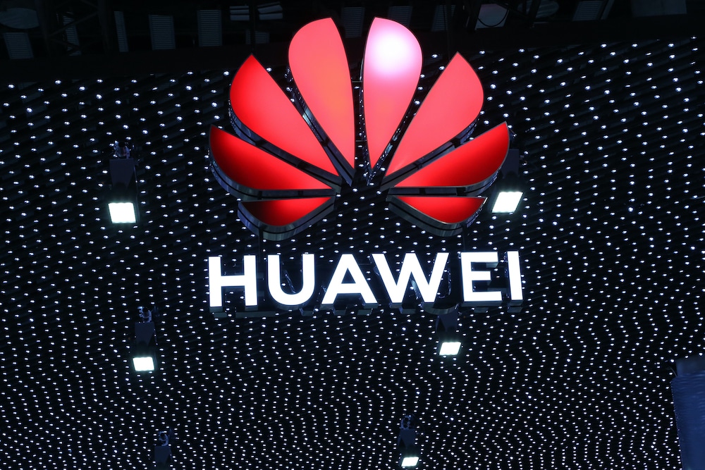 Logo da Huawei, empresa enfrenta dificuldades para implementar 5G na Suécia