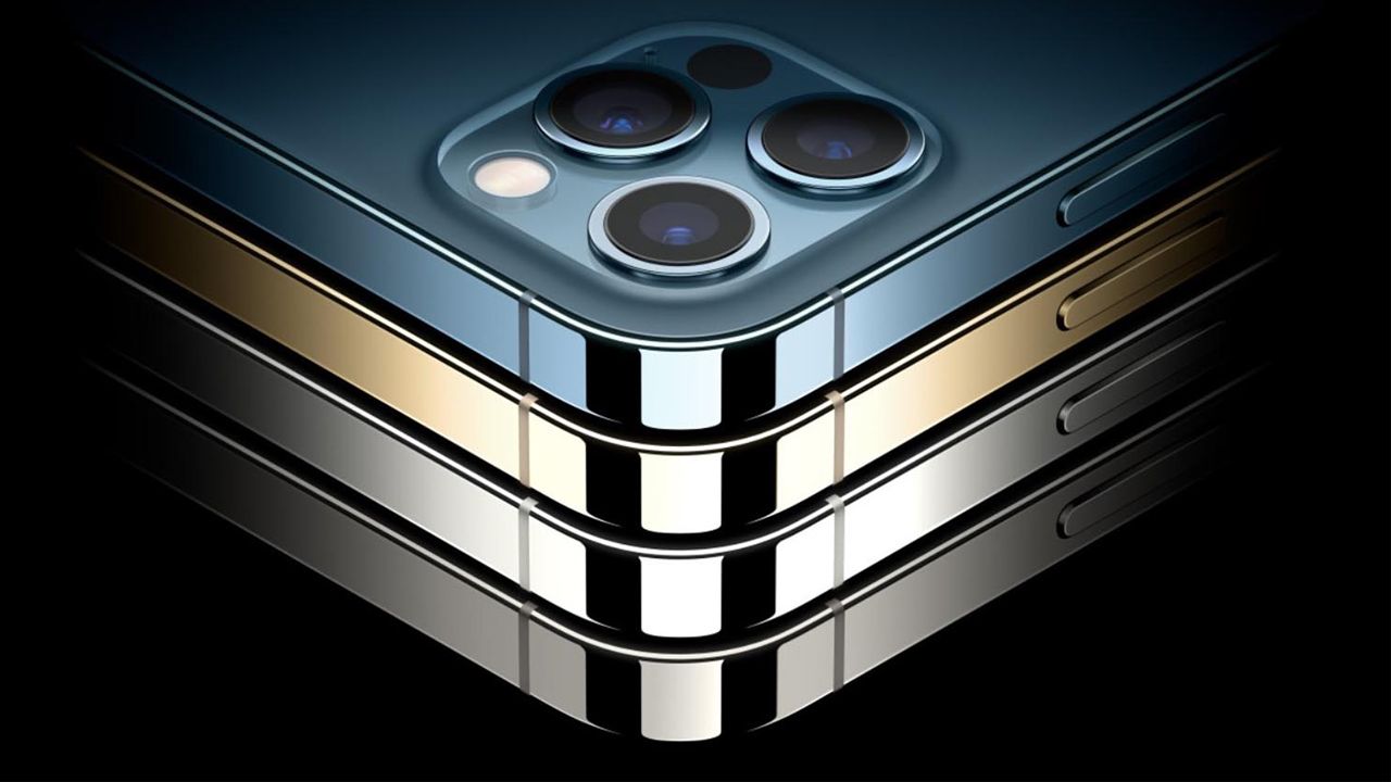 Demanda dImagem mostra quatro iPhone 12 Pro Max empilhados