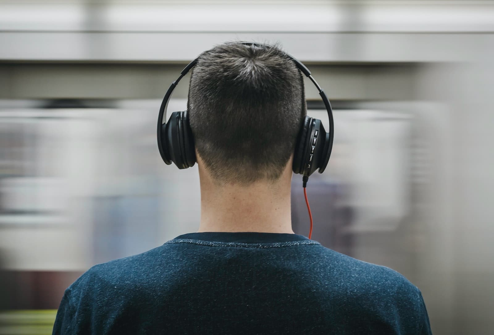 Assistente do Google começará a ler notificações em mais fones de ouvido.