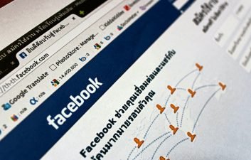 Apple e Facebook brigam em disputa por regras da UE