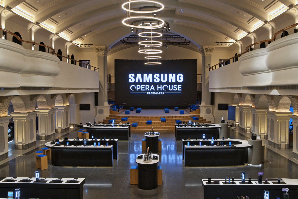 Linha Galaxy S21 em pré-venda na Samsung Opera House em Bangalor, Índia