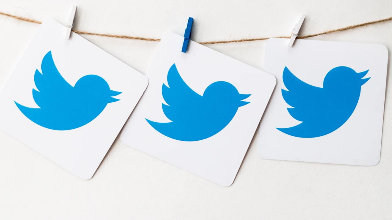 Pesquisador comprova que algoritmo do Twitter prioriza brancos, magros e jovens