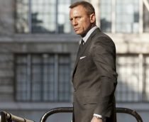 Filme do 007 atrasa para refilmagens de produtos da Nokia