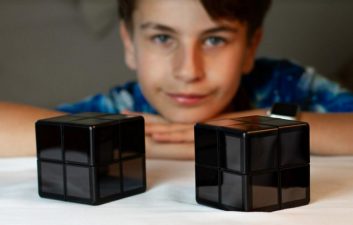 Cubo mágico digital WowCube ganha prêmio na CES 2021
