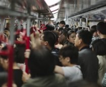 Dobrável não lançado da Xiaomi avistado no metrô chinês