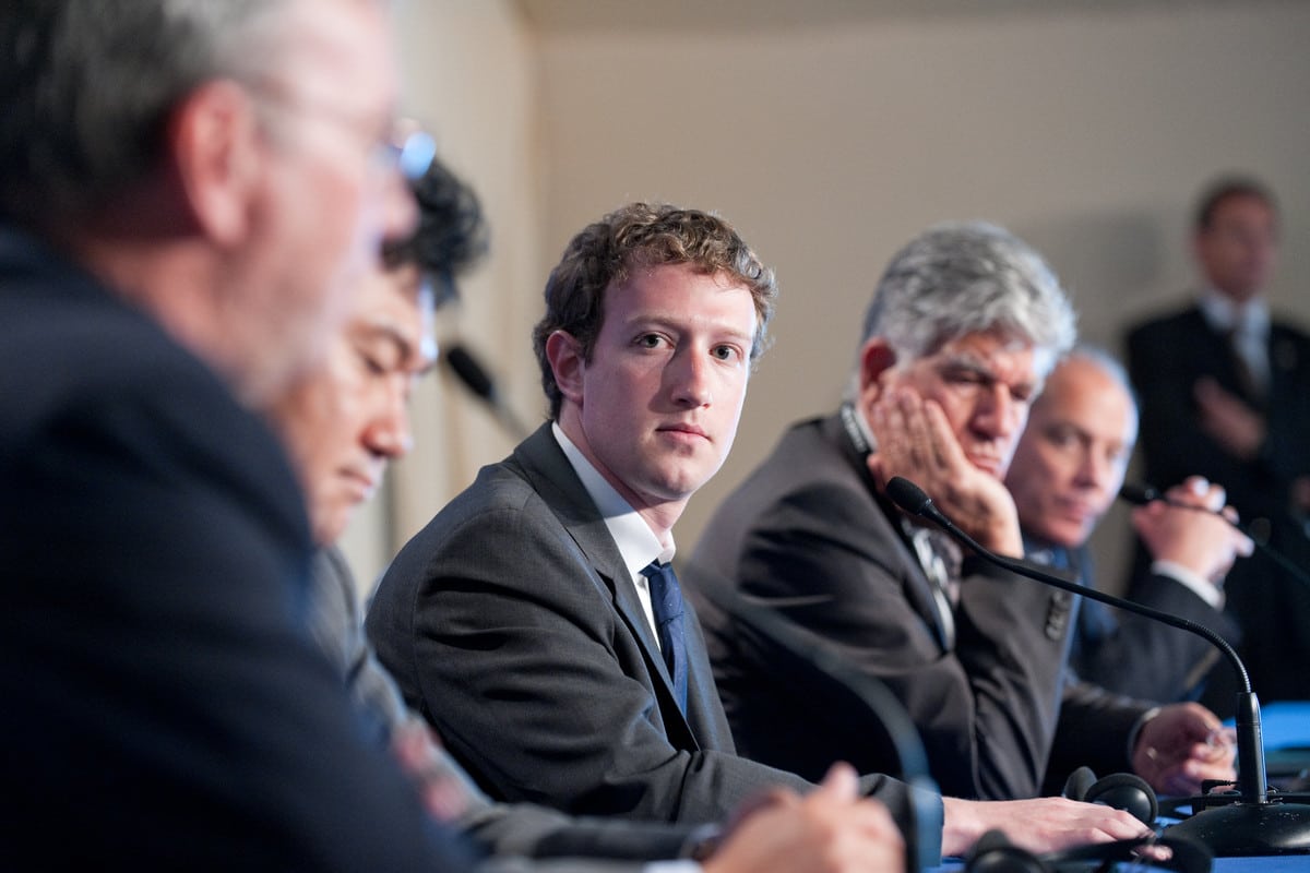 Foto do dono do Facebook condenado por plágio