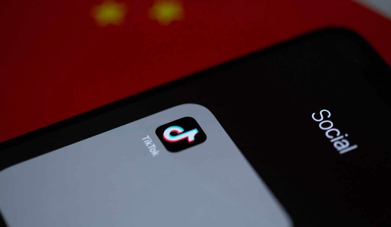 Imagem do TikTok sobre baneira chinesa banimento do TikTok na Índia