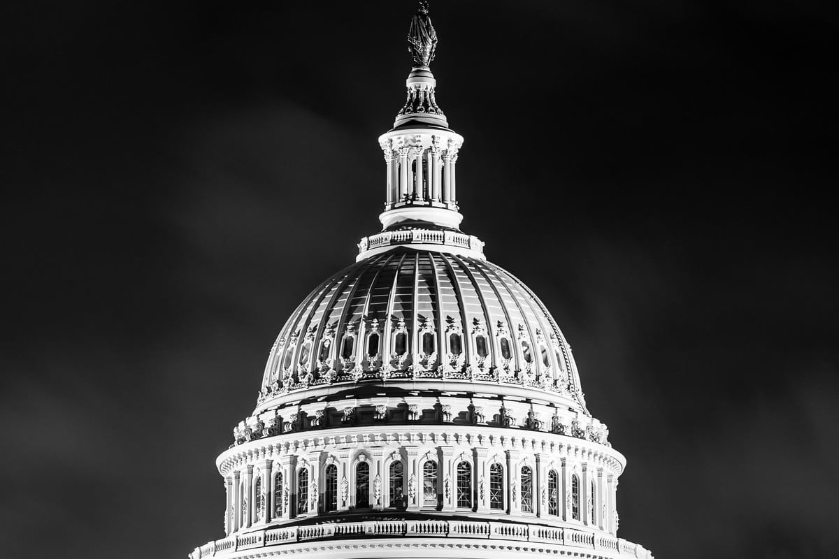 Facebook registra aumento de retórica violenta antes da posse de Biden