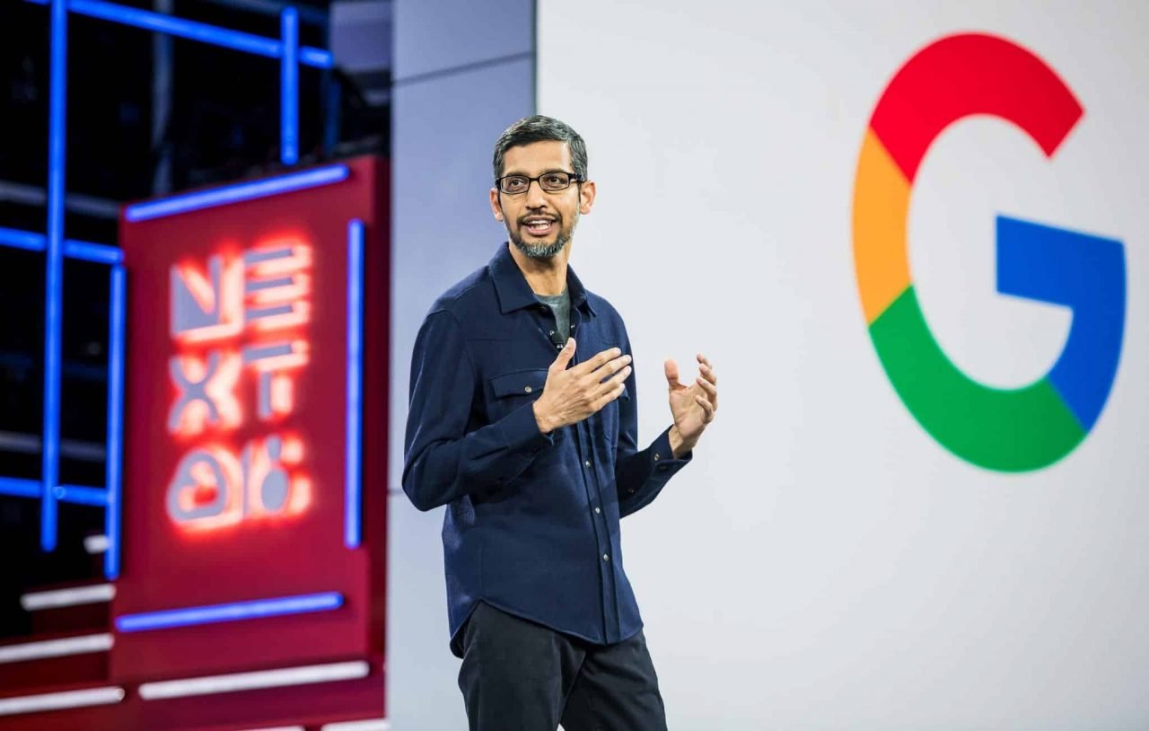Imagem do CEO do Google palestrando