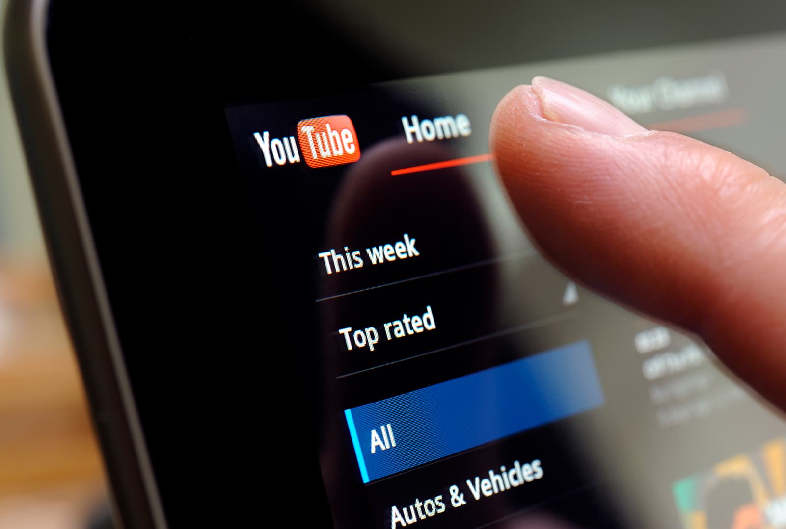 Tela do YouTube, que vai ganhar serviço de compras