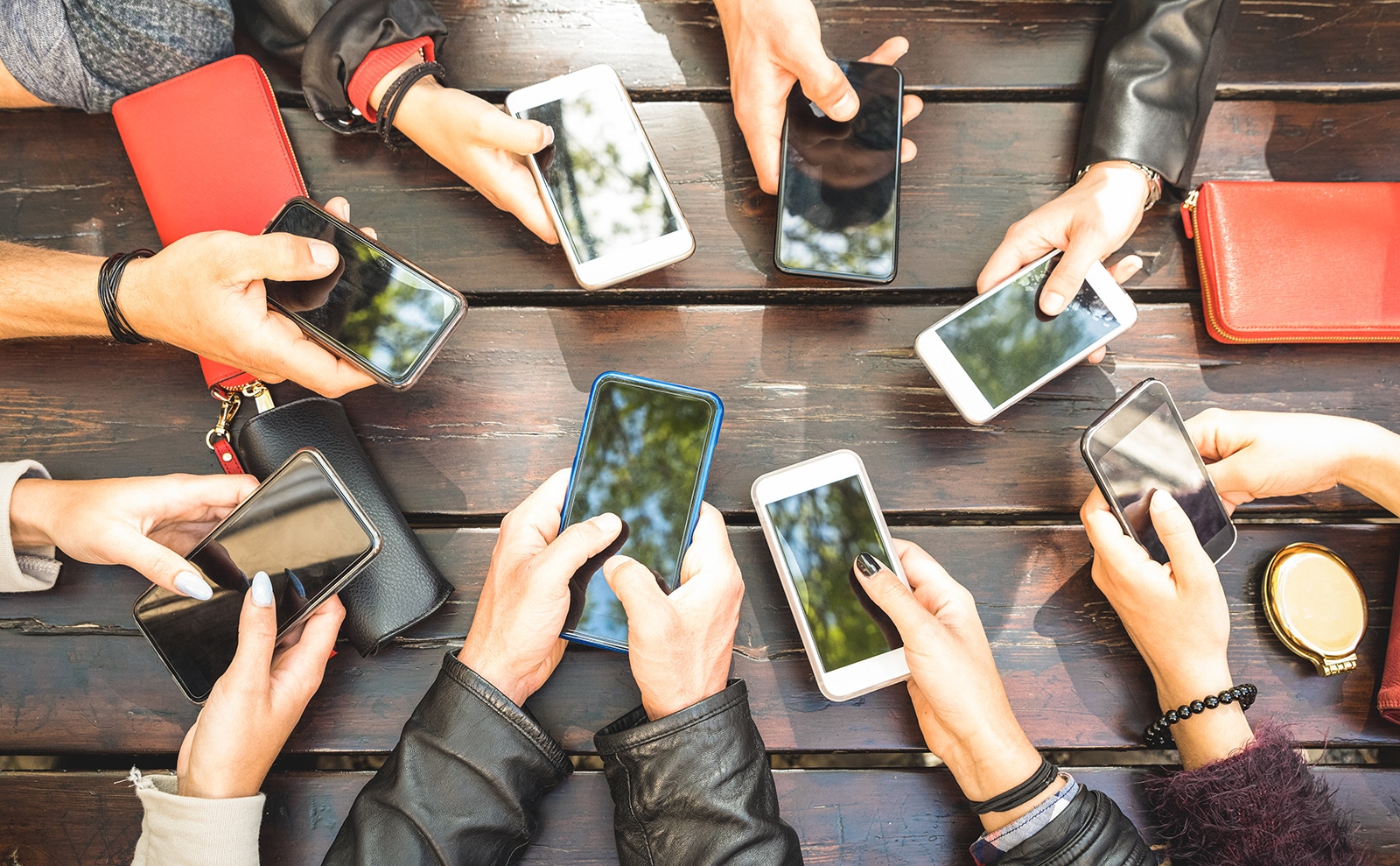 Vício em celulares e smartphones foi previsto por filme francês dos anos 40