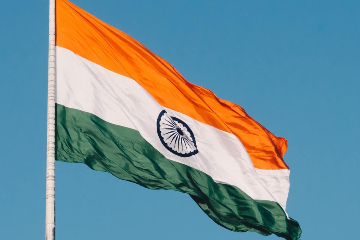 Facebook defende mudanças no WhatsApp em jornais indianos