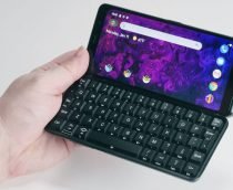 Astro Slide 5G é o primeiro aparelho 5G do mundo com um teclado QWERTY completo