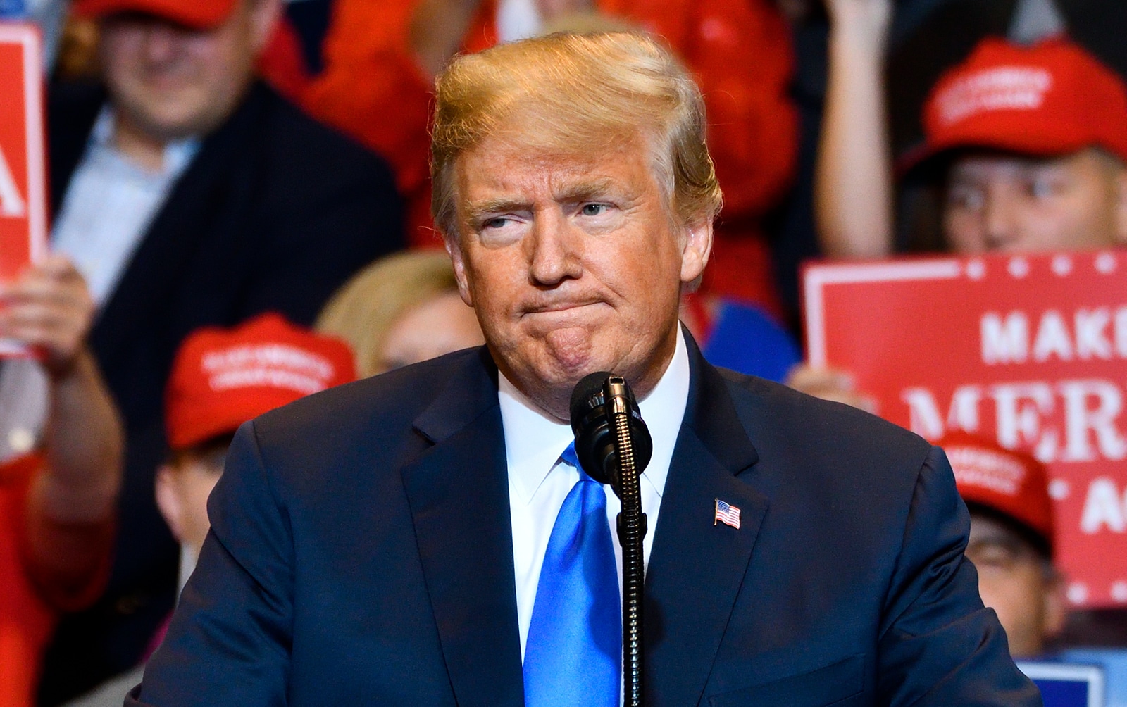 Donald Trump perdoa condenados, entre eles um ex-engenheiro do Google