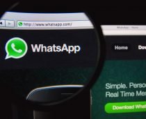 WhatsApp vai exigir biometria para conectar versão web