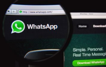 WhatsApp vai exigir biometria para conectar versão web