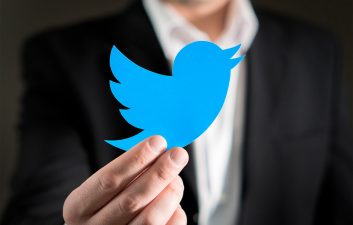 Birdwatch: Twitter lança sistema de discussão (e denúncia) de tweets