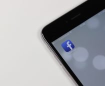 Facebook cede às mudanças de privacidade da Apple