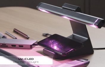 Luminária Targus UV-C desinfeta celulares, teclados e outros objetos