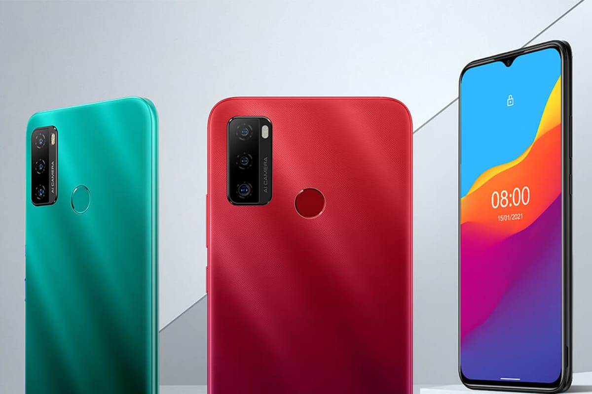 três aparelhos Ulefone Note 10 nas cores verde, vermelha e preta