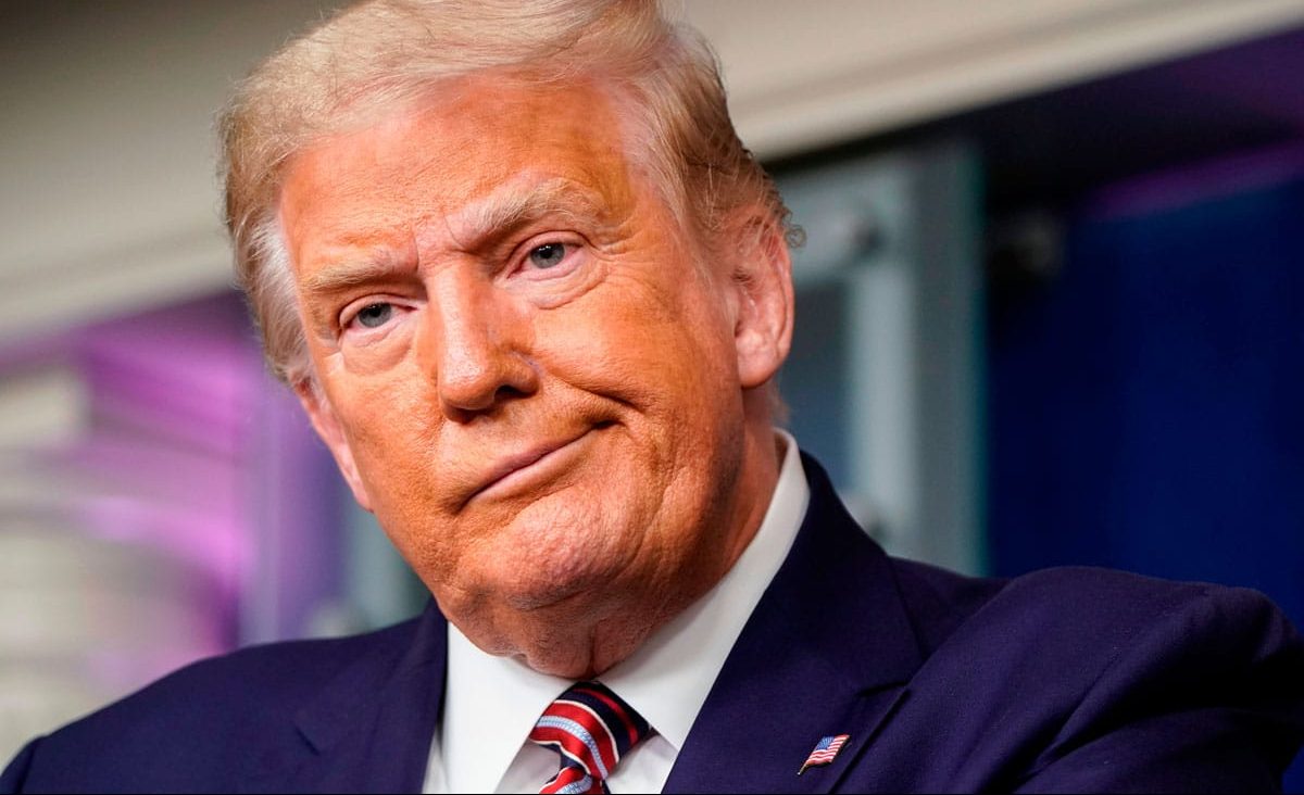 Donald Trump com cara de desapontado