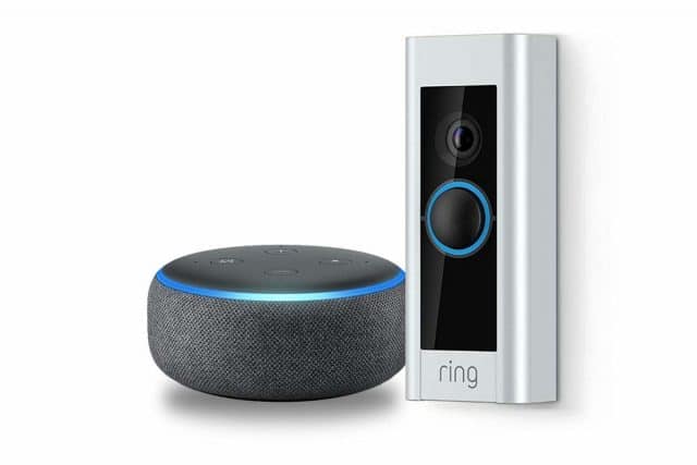 Foto do Echo Dot e da campainha inteligente Ring que permite à Alexa responder visitantes