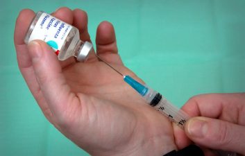 Golpe da vacina contra Covid por WhatsApp: Procon abre investigação policial