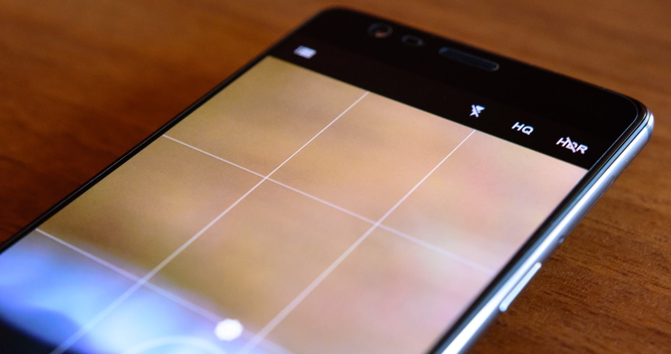 OnePlus quer esconder câmera na borda do celular e deixar a tela livre para os usuários