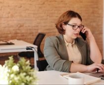 Preconceito contra mulheres na tecnologia começa na infância e vai até dia a dia no mercado