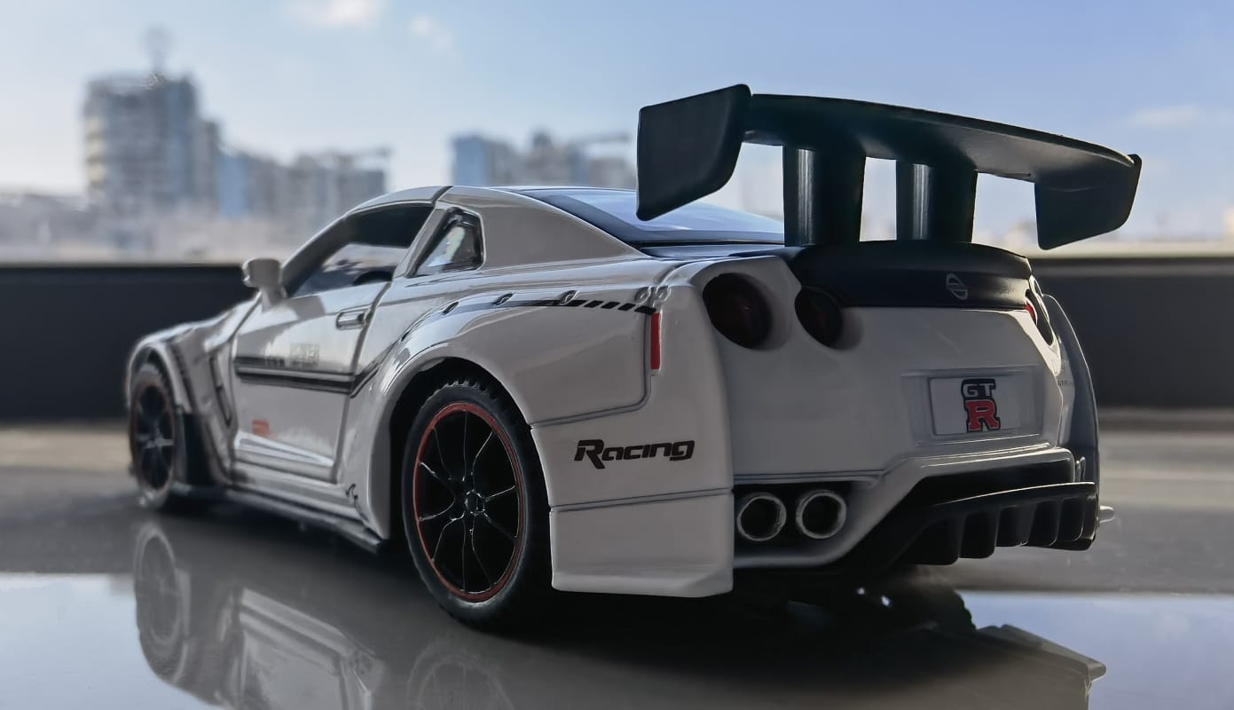 Imagem mostra Nissan GTR, carro usado pelo vice-presidente da Realme para ilustrar especificações do Realme GT