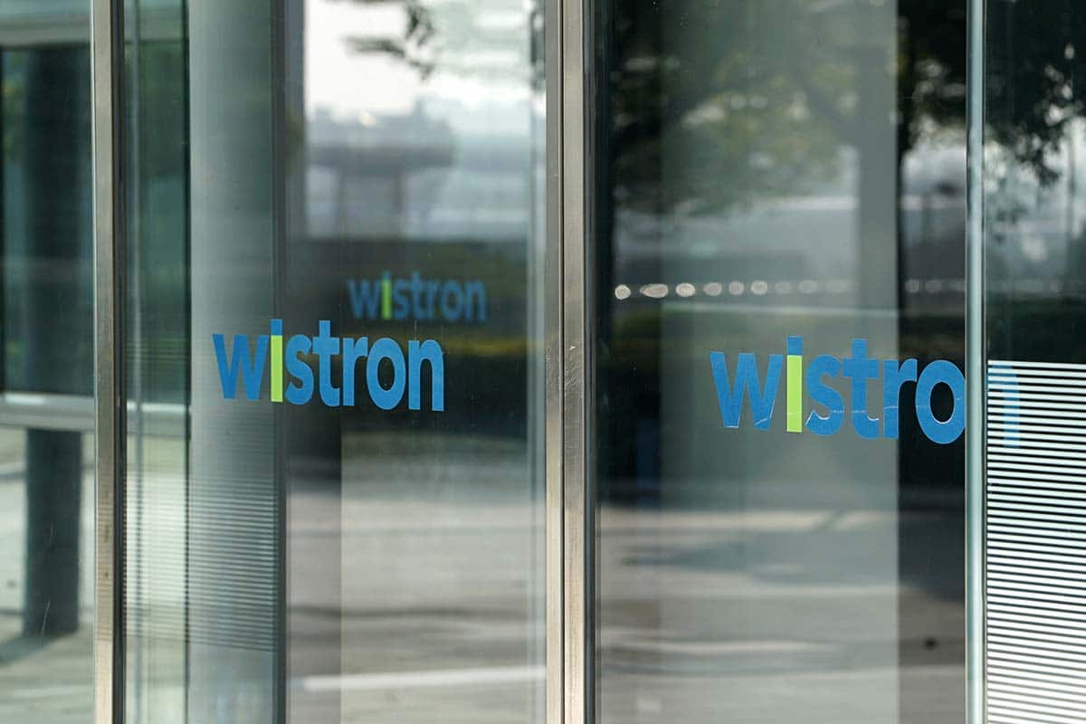 porta de vidro de uma empresa Wistron, fabricante do iPhone