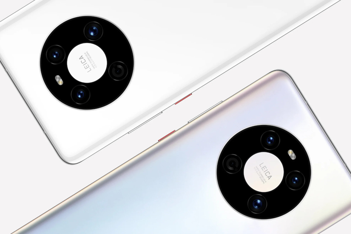 Imagem de dois Huawei Mate 40E dispostos vertivalmente