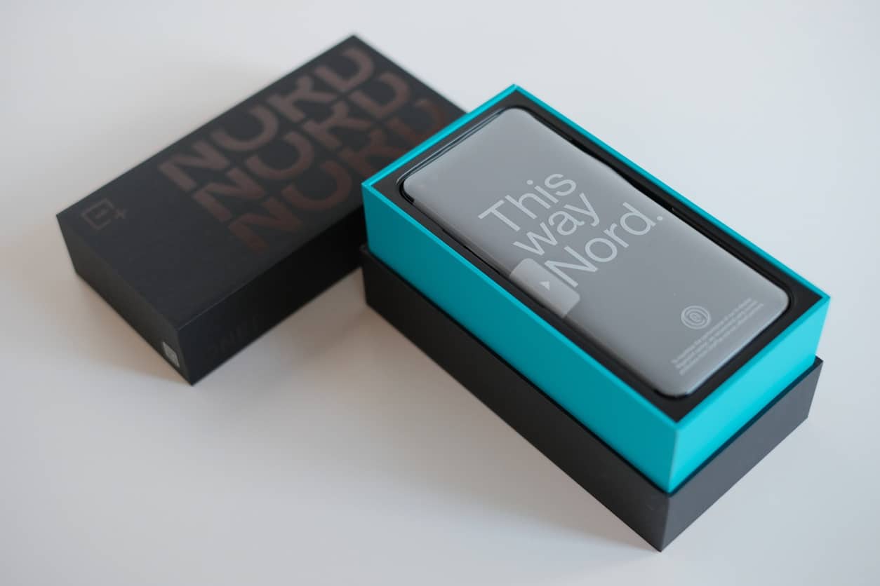 Imagem mostra OnePlus Nord genérico na caixa. Nord SE teria sido cancelado pela OnePlus