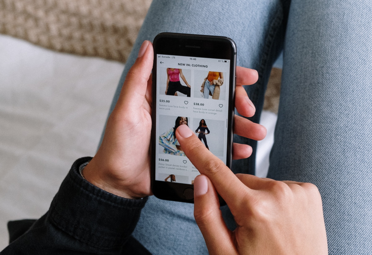 Operadora T-Mobile vai começar a inscrever clientes em programas para receber anúncios direcionados no celular