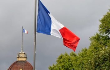 Apple processada na França por criar anúncios direcionados sem consentimento