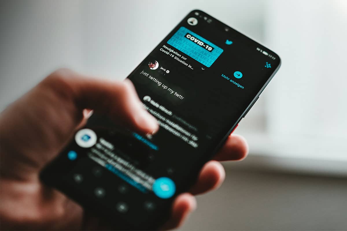 Criador do Twitter coloca primeiro tweet da história a leilão. Imagem: Claudio Schwarz | @purzlbaum/Vida Celular