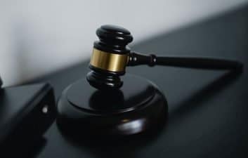 LG vence primeira briga de patentes contra TCL