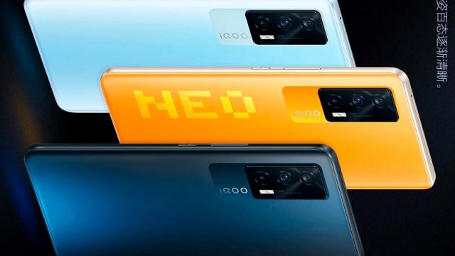 O lançado iQOO Neo5 em três cores, laranja, azul escuro e azul claro