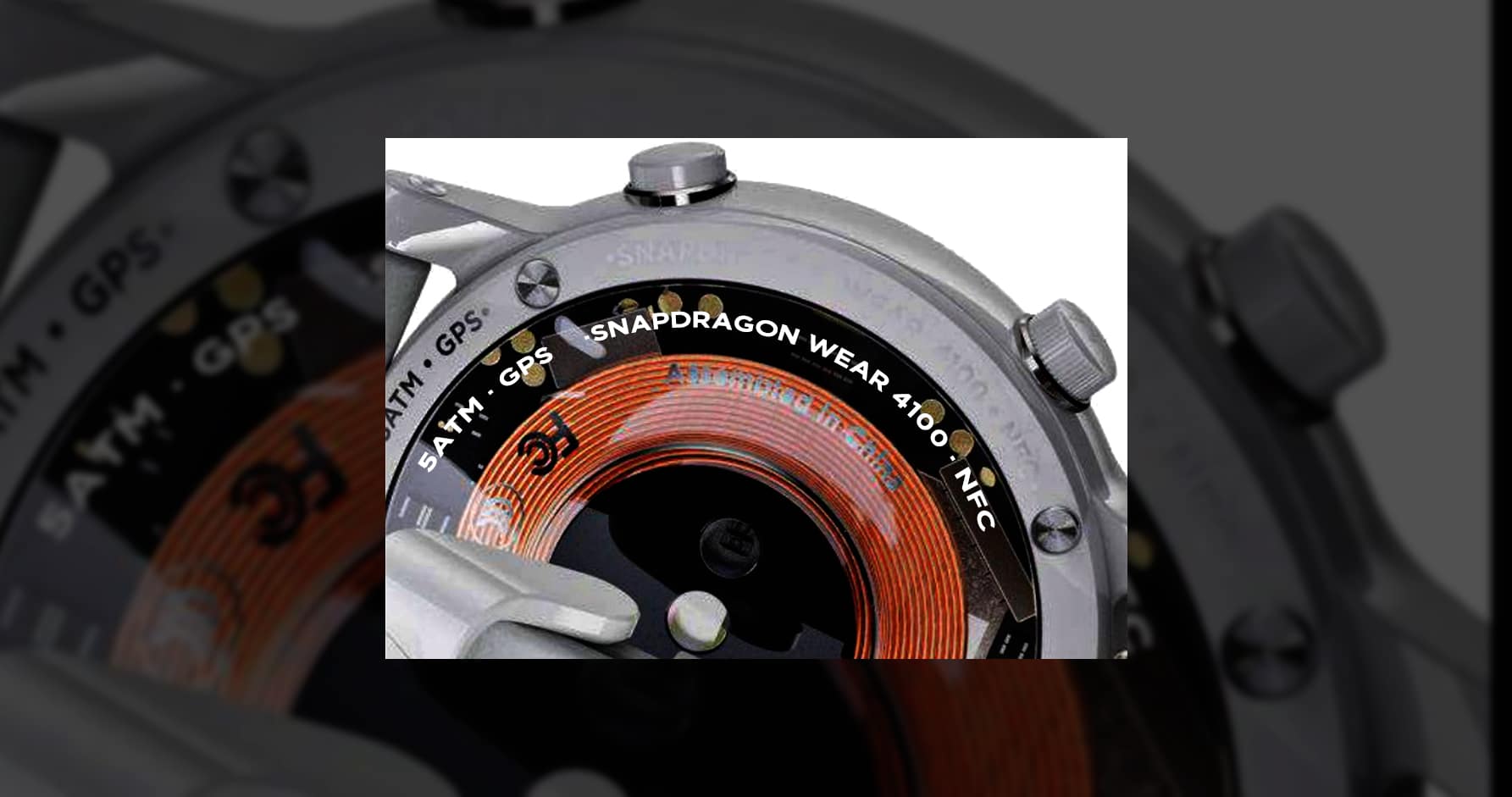 renderização da traseira do novo motorola smartwatch, escrito snapdragon em branco