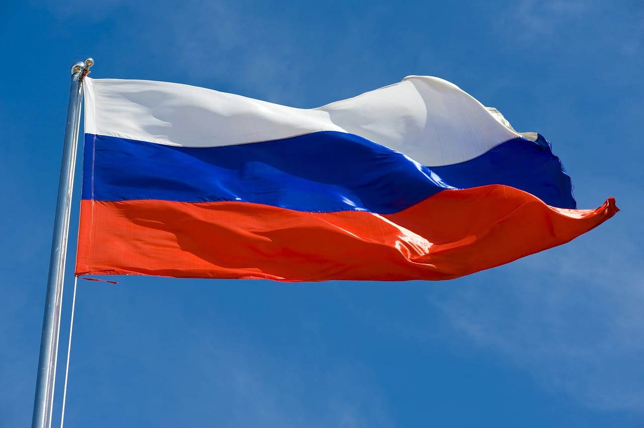 Bandeira da Rússia, país pode bloquear twitter